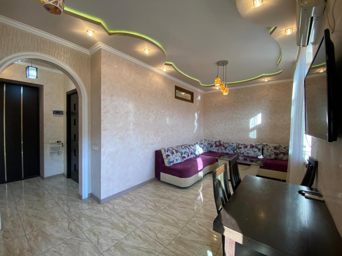Amiryan Street 1 Bedroom Deluxe Apartment With Balcony Am104 เยเรวาน ภายนอก รูปภาพ