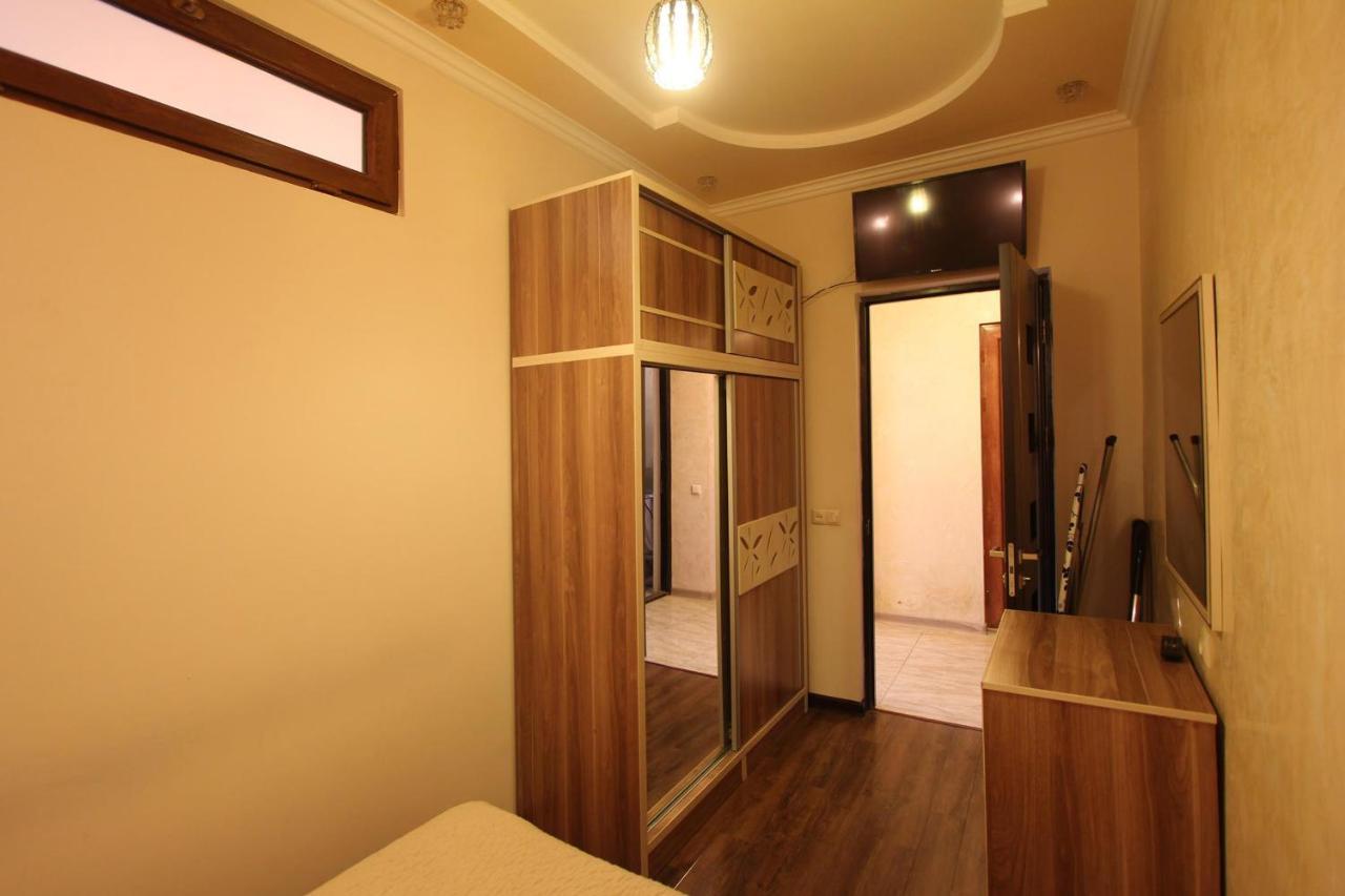 Amiryan Street 1 Bedroom Deluxe Apartment With Balcony Am104 เยเรวาน ภายนอก รูปภาพ